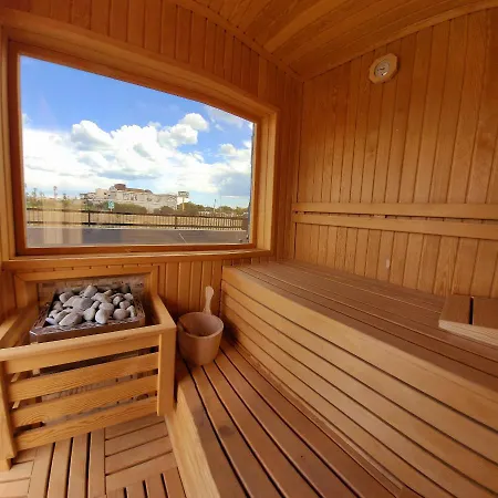 Oldskool Town 15 Minutes Walk To Lara