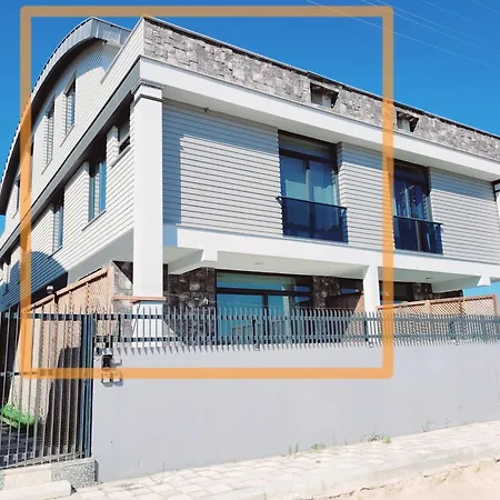 Oldskool Close To Lara Villa Antalya