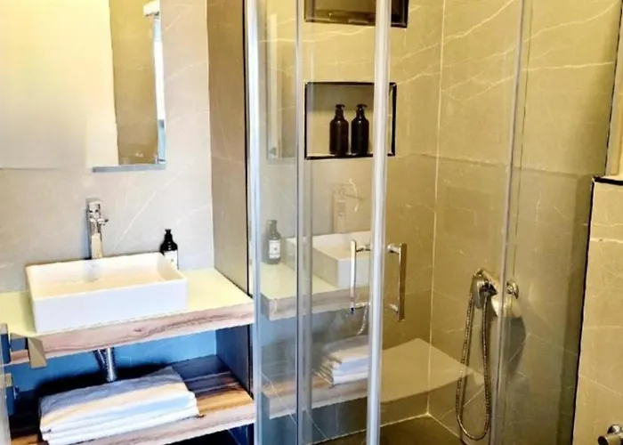 Oldskool Town 15 Minutes Walk To Lara Villa